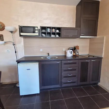 Royal Towers Thea Apartment, Modern Renovated Bathroom Lejlighed *