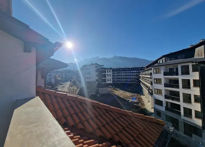 Royal Towers Thea Apartment, Modern Renovated Bathroom *