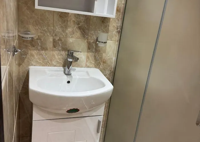 Royal Towers Thea Apartment, Modern Renovated Bathroom *