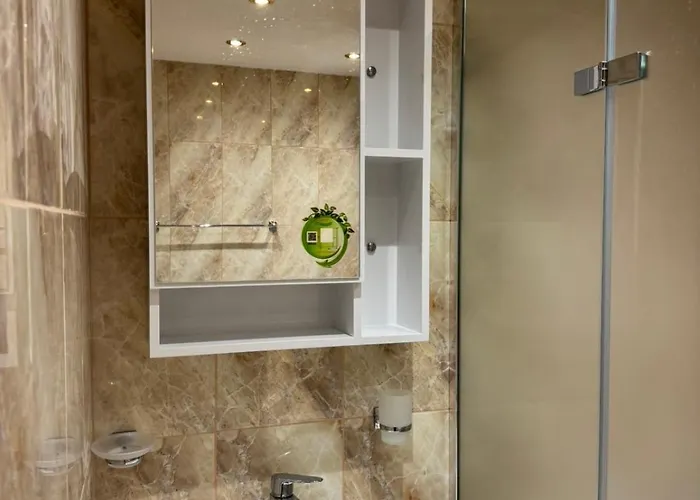 Royal Towers Thea Apartment, Modern Renovated Bathroom 公寓