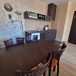 Royal Towers Thea Apartment, Modern Renovated Bathroom Апартамент Банско