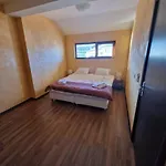 Апартамент Royal Towers Thea Apartment, Modern Renovated Bathroom Банско