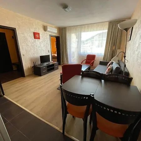 Royal Towers Thea Apartment, Modern Renovated Bathroom Apartmán