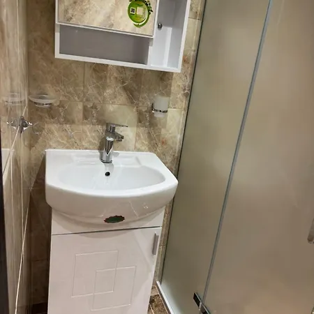 Royal Towers Thea Apartment, Modern Renovated Bathroom *