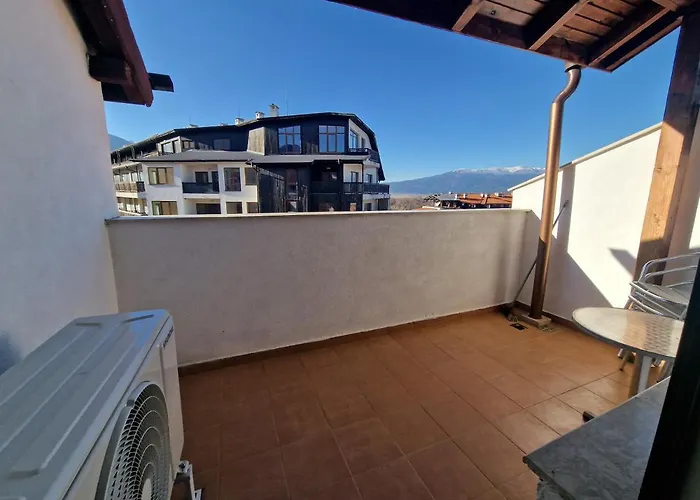 Royal Towers Thea Apartment, Modern Renovated Bathroom Appartamento *