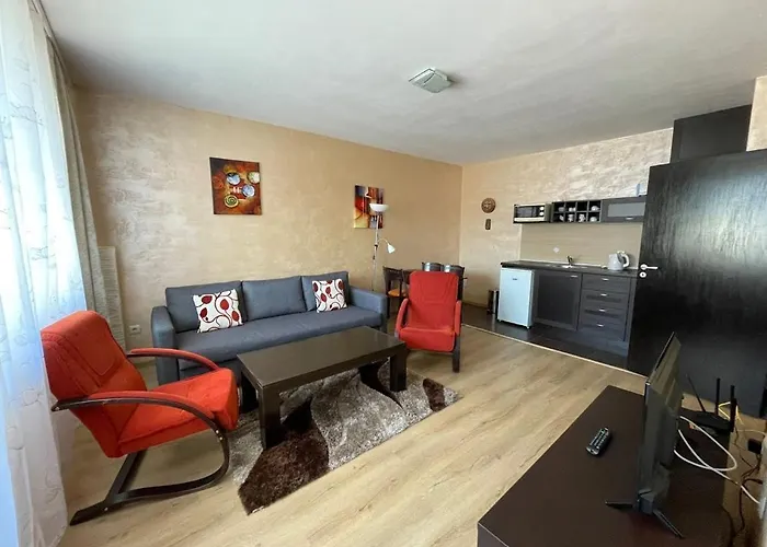 Royal Towers Thea Apartment, Modern Renovated Bathroom Appartamento