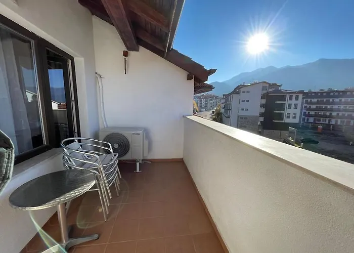 Royal Towers Thea Apartment, Modern Renovated Bathroom *